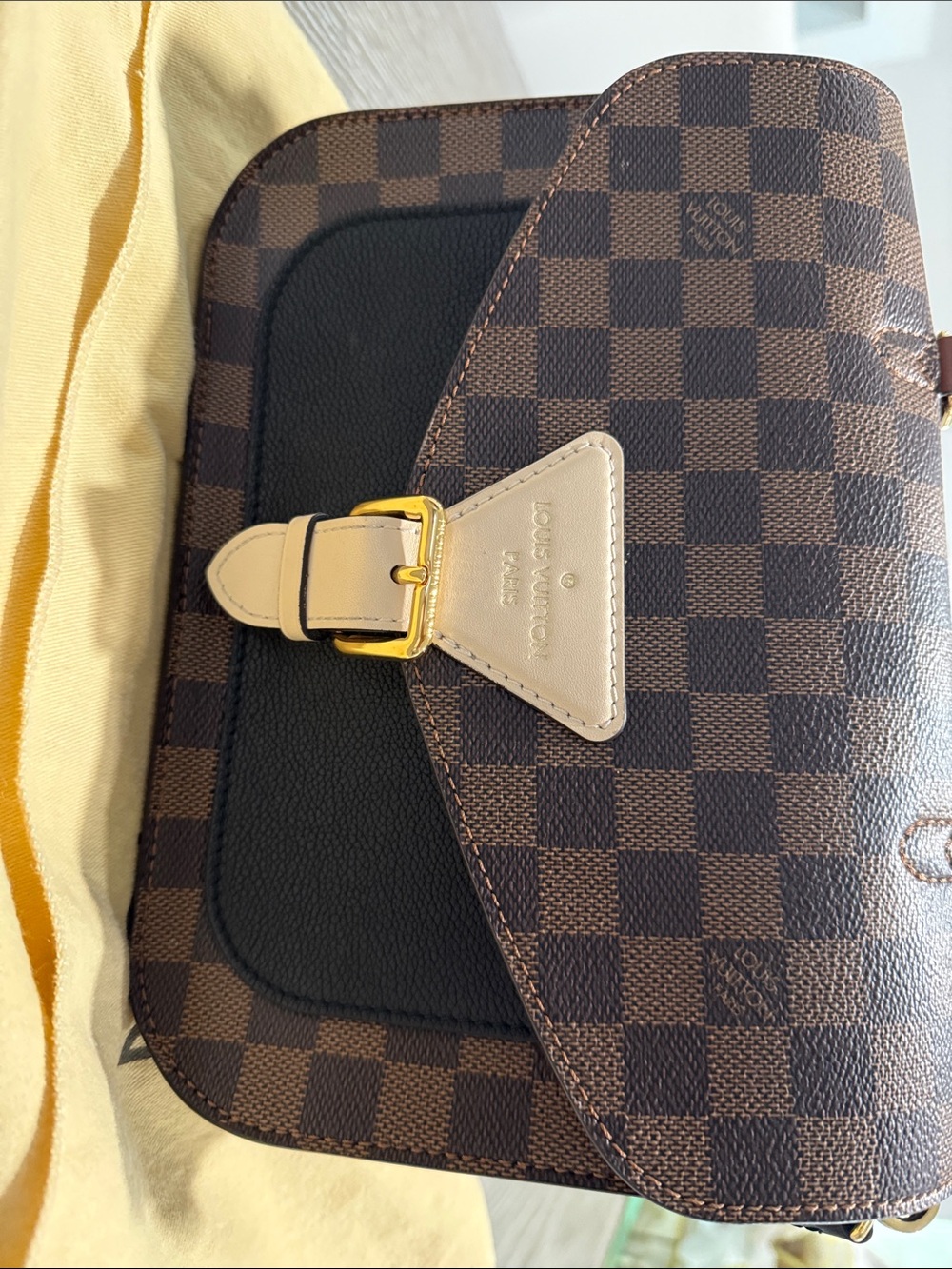Louis Vuitton Brown Checkered Crossbody with Black Panel and Cream Buckle - Picture 2 of 14